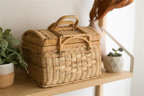 best wicker picnic basket.